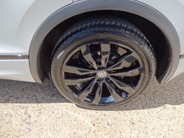 Fahrzeugabbildung Volkswagen Tiguan/R-Line/BlackStyle/Pano/2.Hd/Navi/20Zoll/