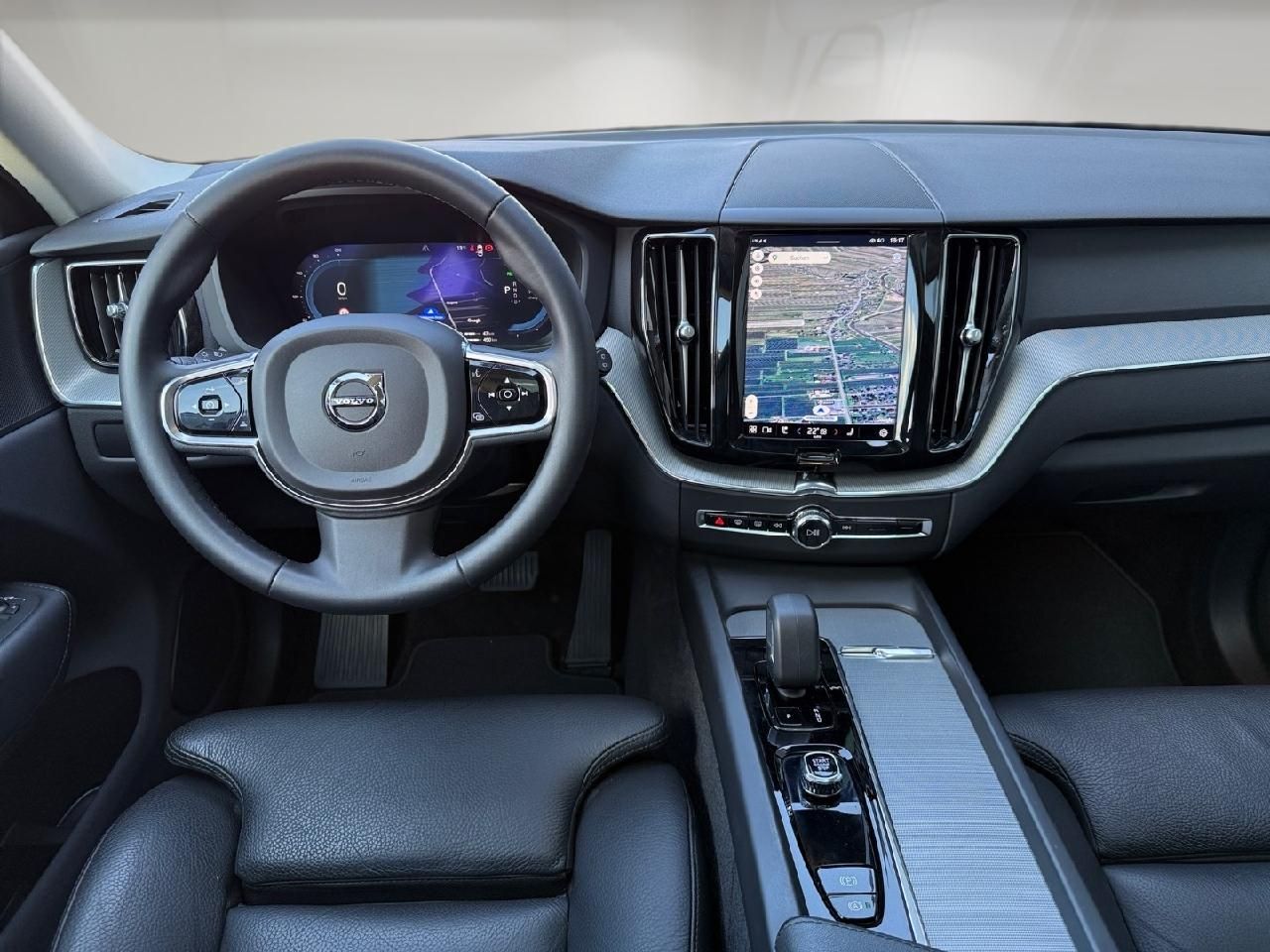 Fahrzeugabbildung Volvo XC60 Plus Bright Recharge Plug-In Hybrid AWD