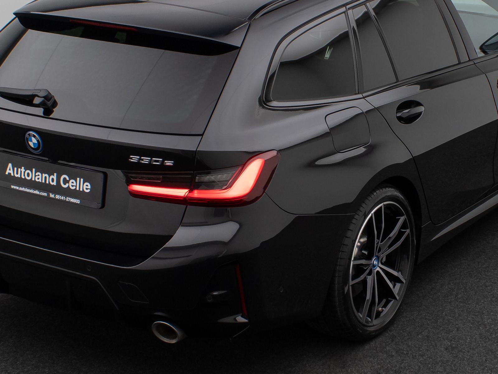 Fahrzeugabbildung BMW 330e M Sport Kamera DAB HiFi Lenkrhzg Alarm 19"