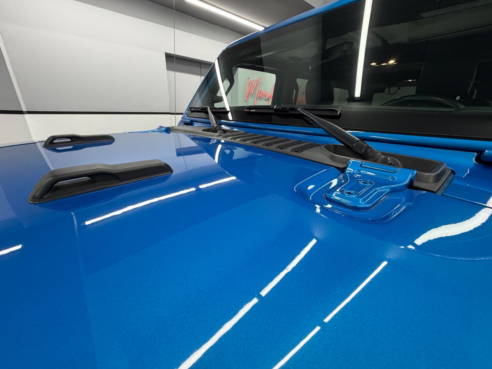 Jeep Wrangler 2.0 4Xe Unlimited Sahara*Hydroblue*Alpi imagem 2