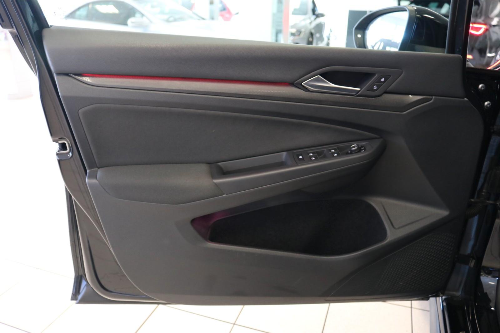 Volkswagen Golf DSG GTI Clubsport Black Style Matrix SHZ, миниатюра 11