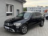 Mercedes-Benz GLC 220 d 4Matic*1.HAND*MWST*AHK*R.KAM*LED - gebrauchte Mercedes-Benz GLC 220 aus dem Jahr 2021