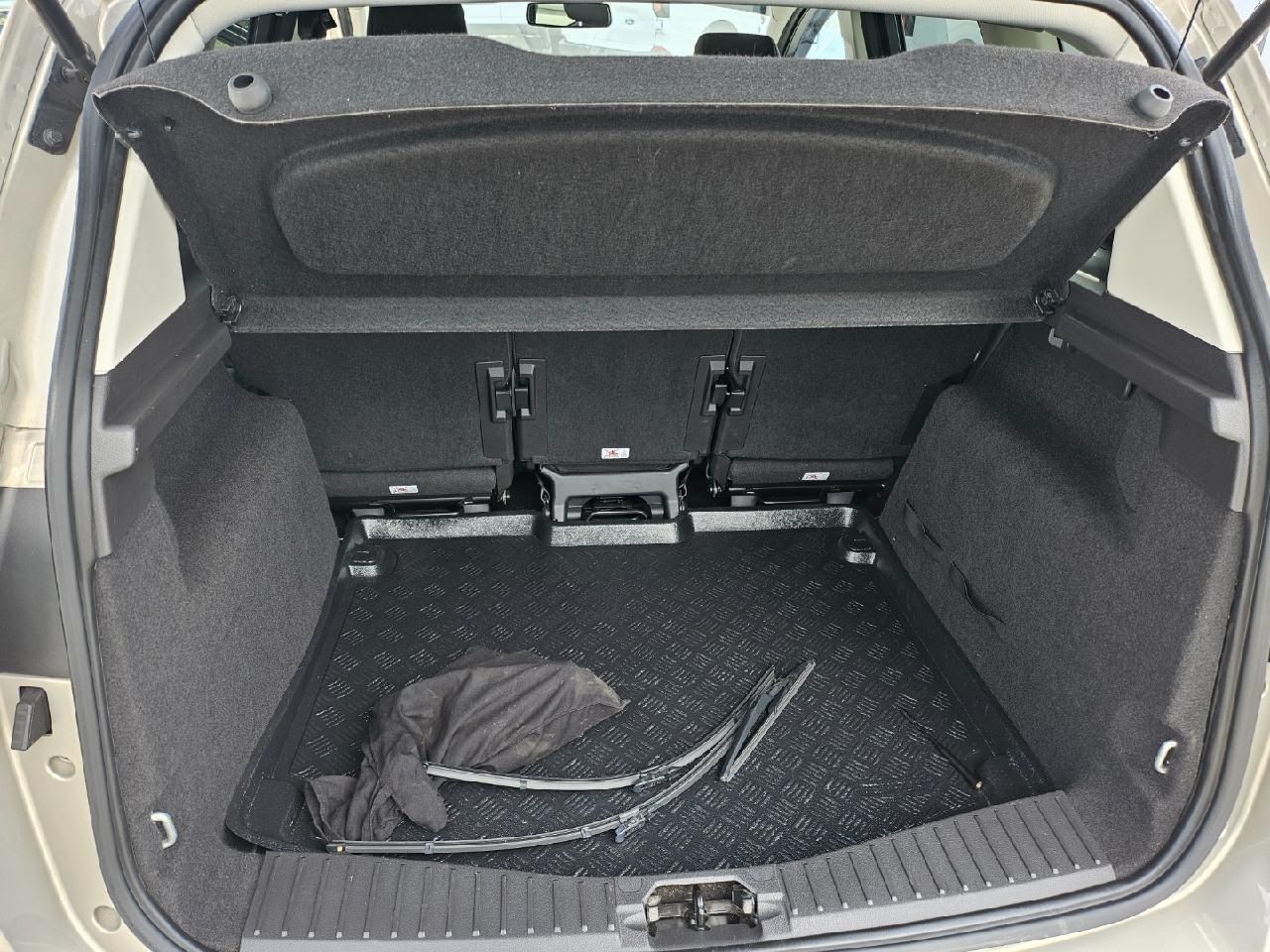 Fahrzeugabbildung Ford C-MAX Titanium
