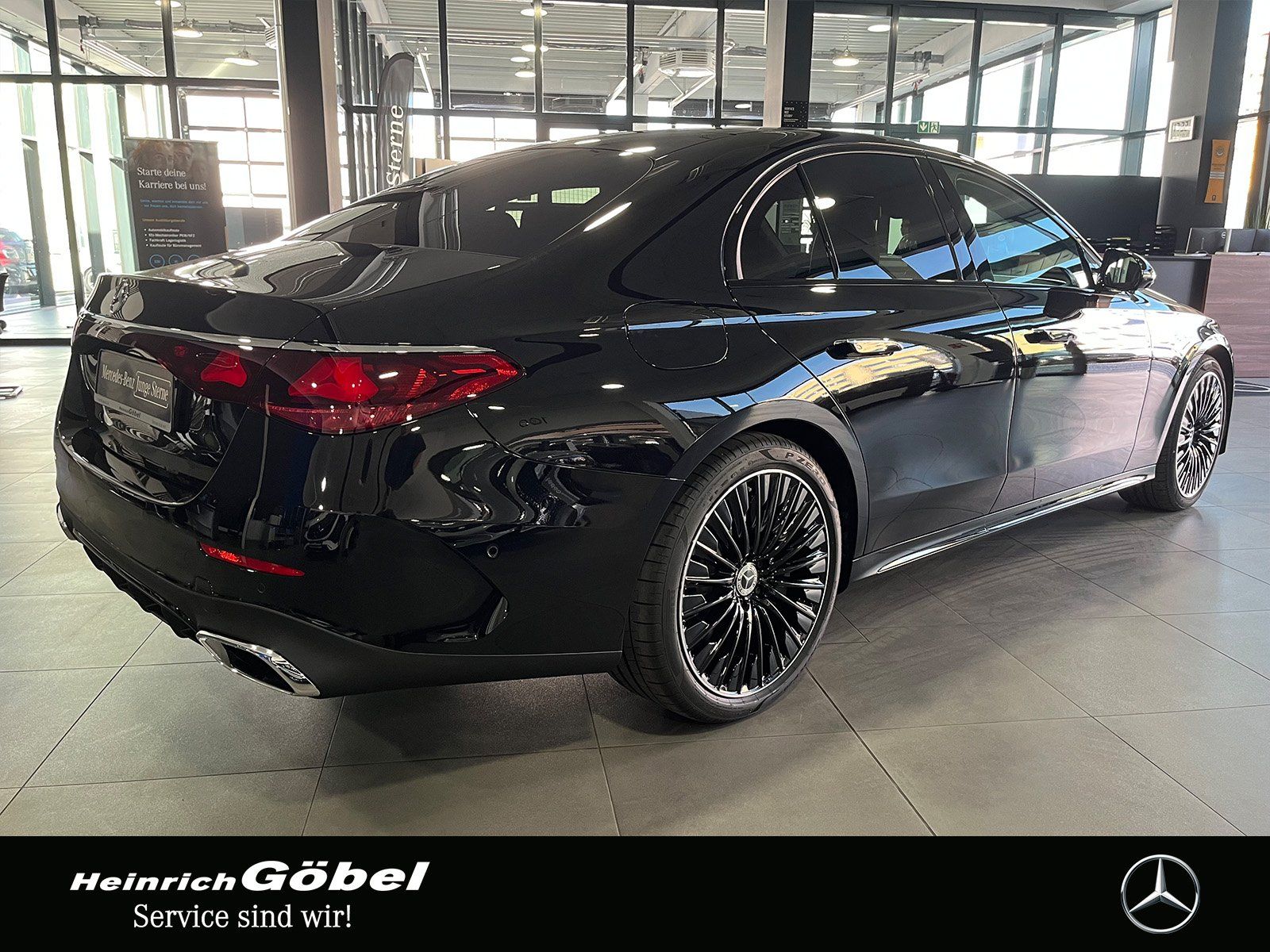 Fahrzeugabbildung Mercedes-Benz E 450 d AMG+PANO+DIGITAL-L+SUPERSCREEN+AIRMATIC
