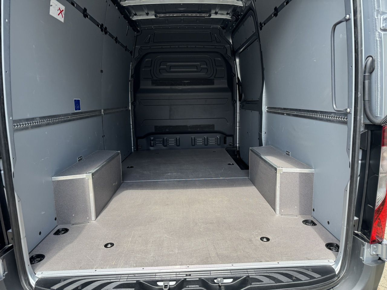 Fahrzeugabbildung Mercedes-Benz Sprinter 319CDI KA ProL2H2 4x4 Klima*LED*AHK2.8T
