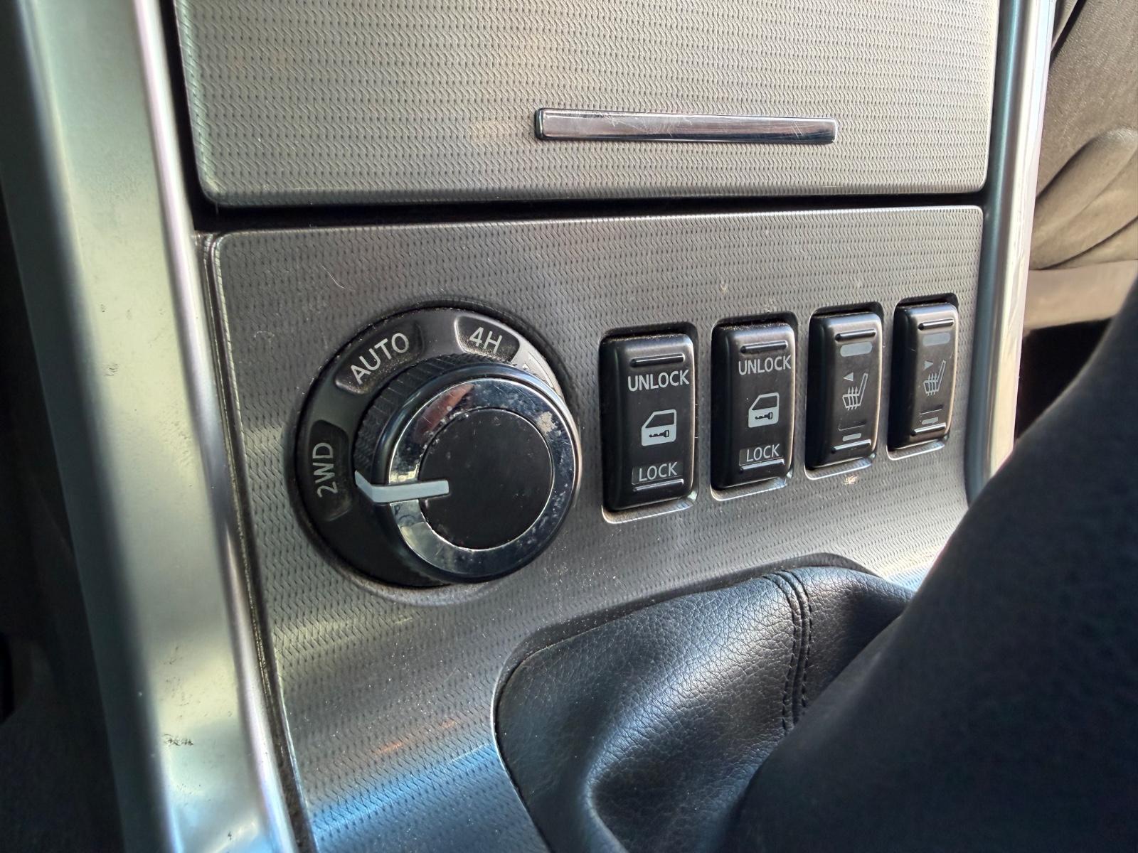 Nissan Pathfinder 2010 — photo 11