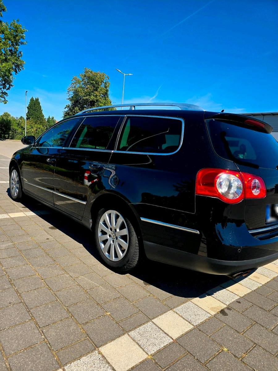 Volkswagen Passat 2005 — rear view