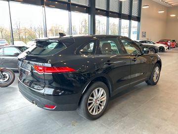 Jaguar F-Pace - 5