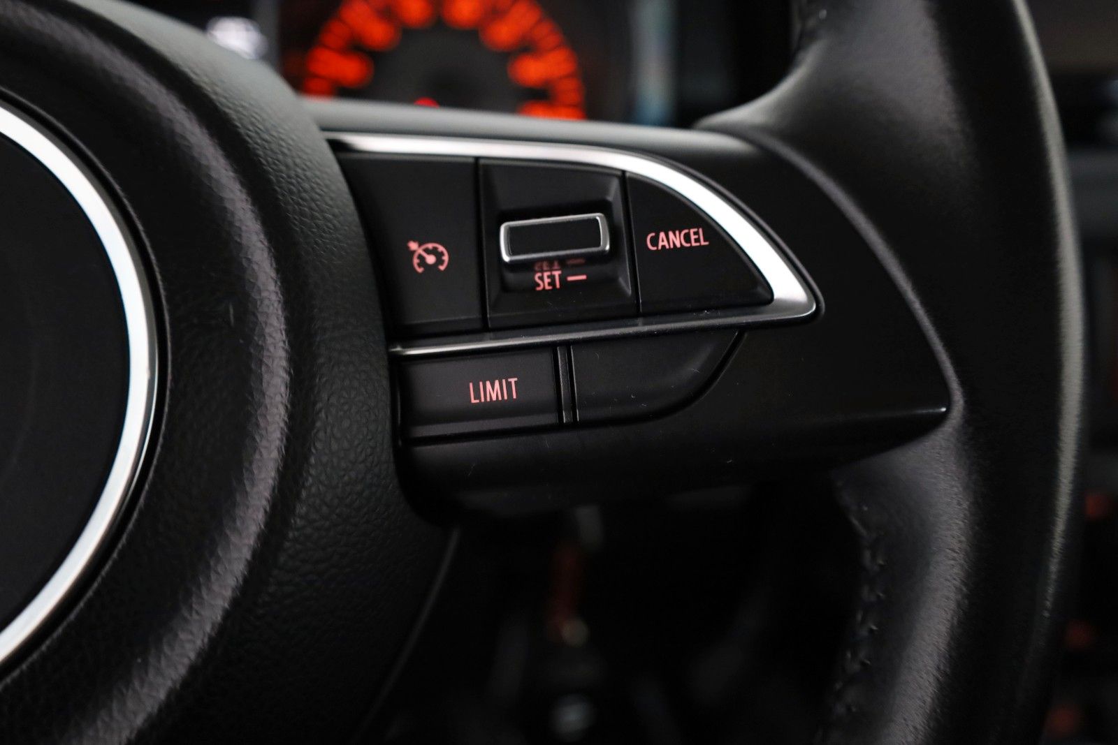 Fahrzeugabbildung Suzuki Jimny Comfort+ AllGrip,4WD,Navi,Kamer,4 Sitze