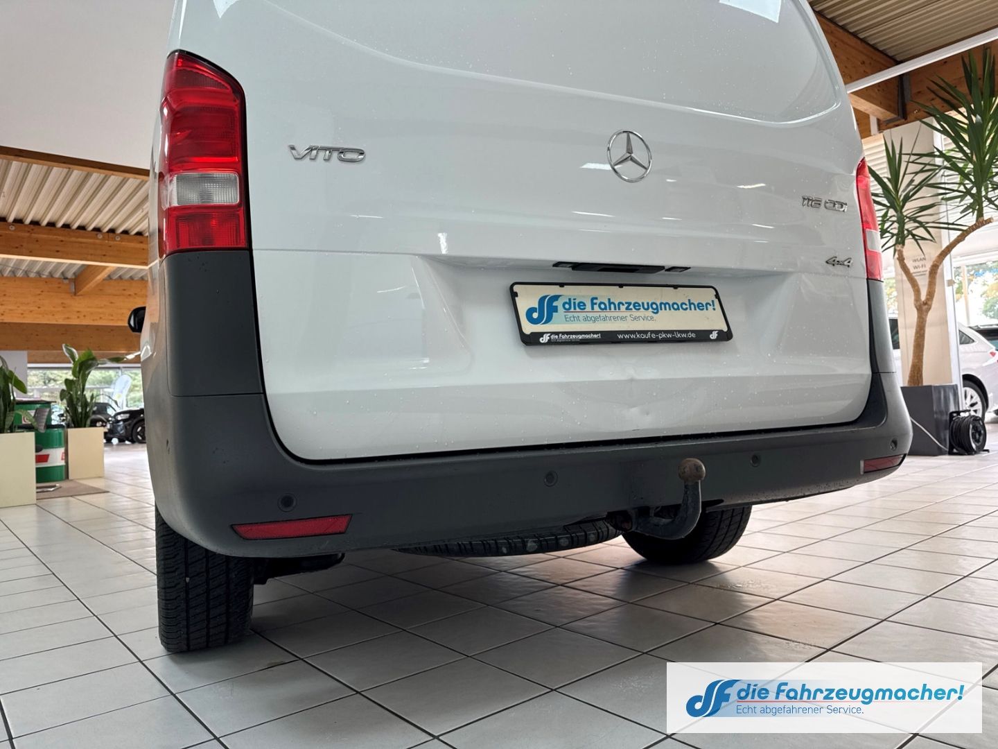 Fahrzeugabbildung Mercedes-Benz Vito Kasten 116 CDI 4x4 lang AHK Navi DAB *EXPOR