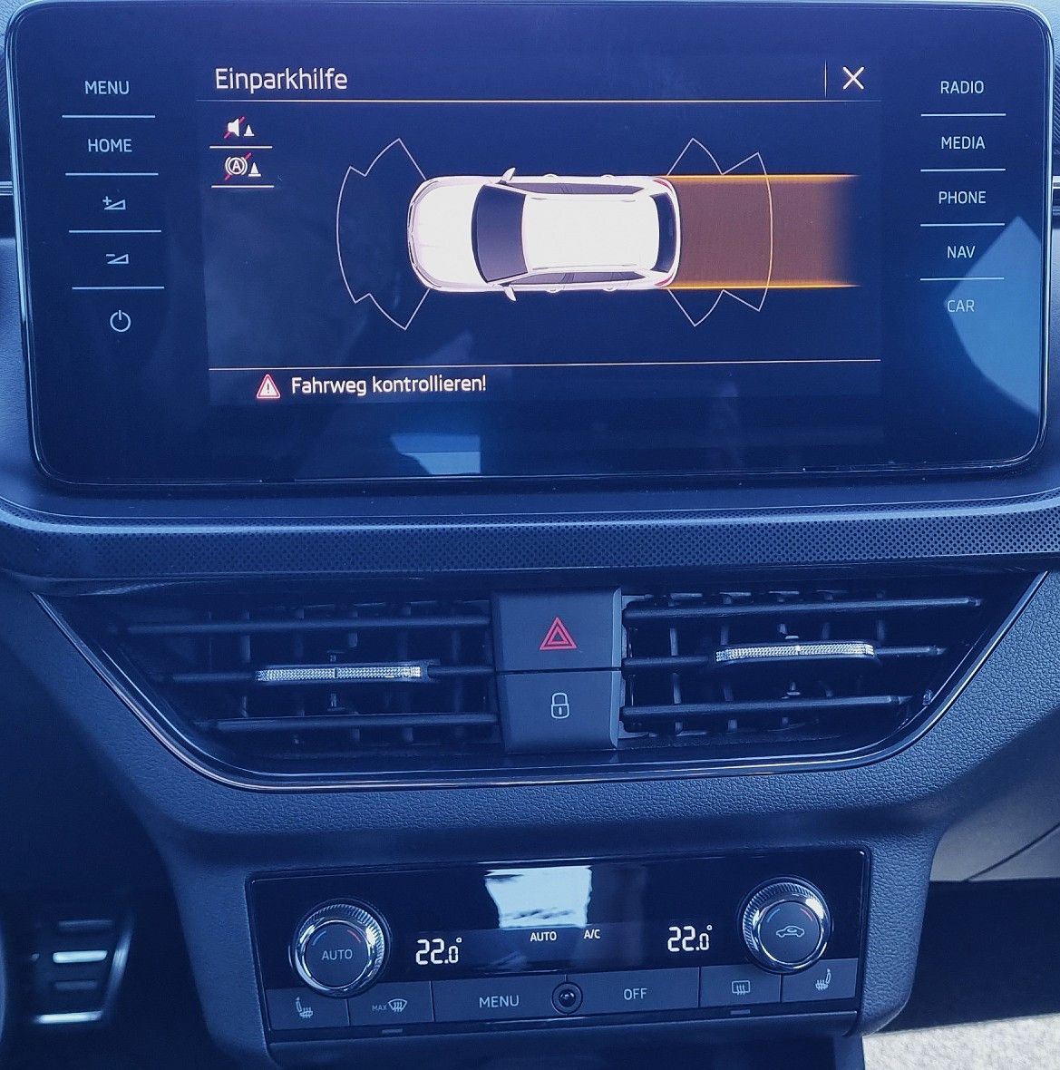 Fahrzeugabbildung SKODA Kamiq Style 1,5 TSI DSG Navi GRA PDC