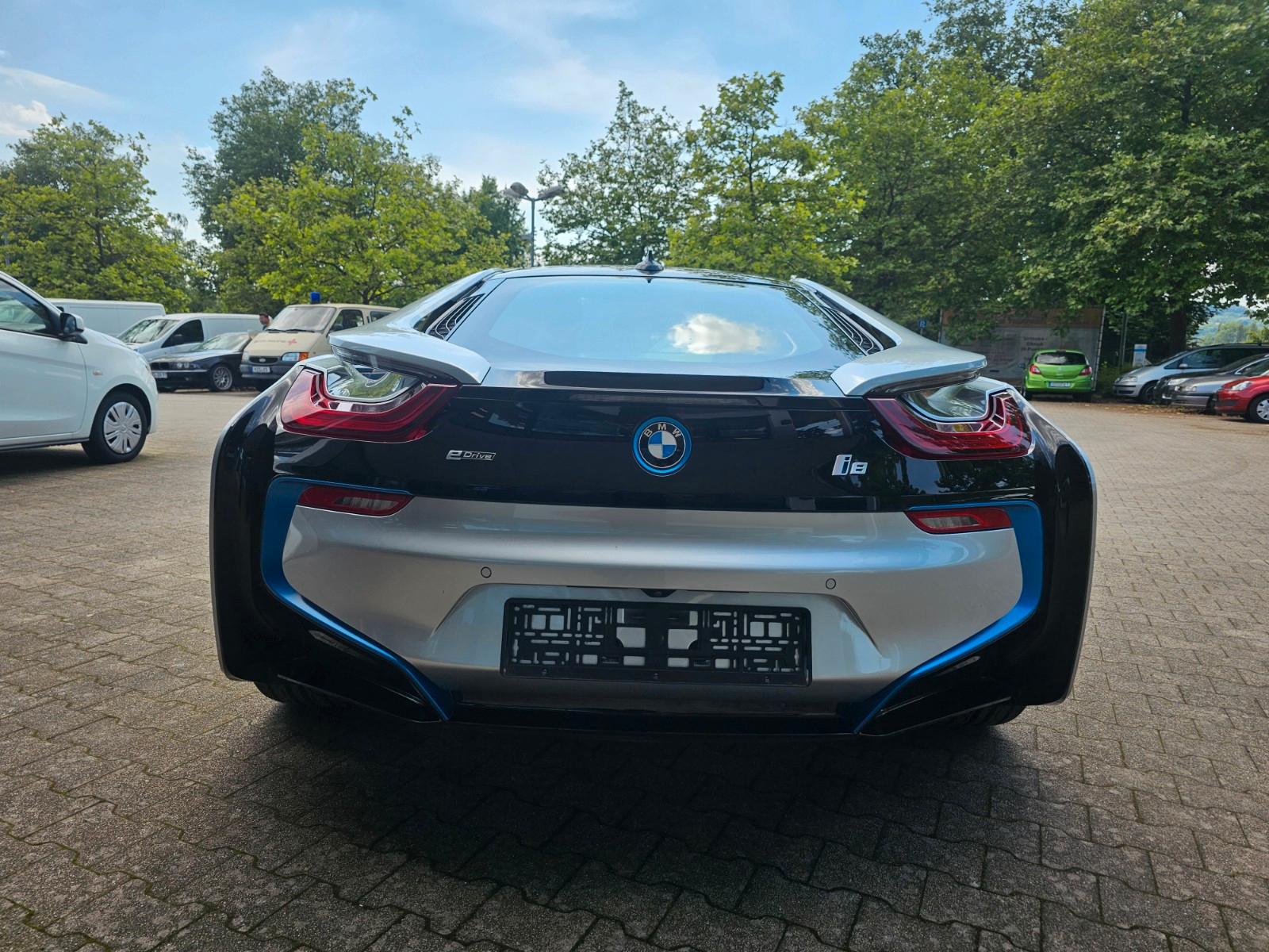 BMW i8 Baureihe i8 Coupe Basis