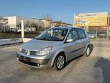 Renault Scenic II 2.0i Privilege Klimaauto. Tempomat PDC - gebrauchte Renault Scenic aus dem Jahr 2005