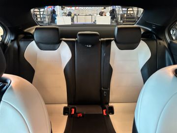 Mercedes-Benz A 250 A Limousine *AMG-LINE*NAVI*LED*KAM*