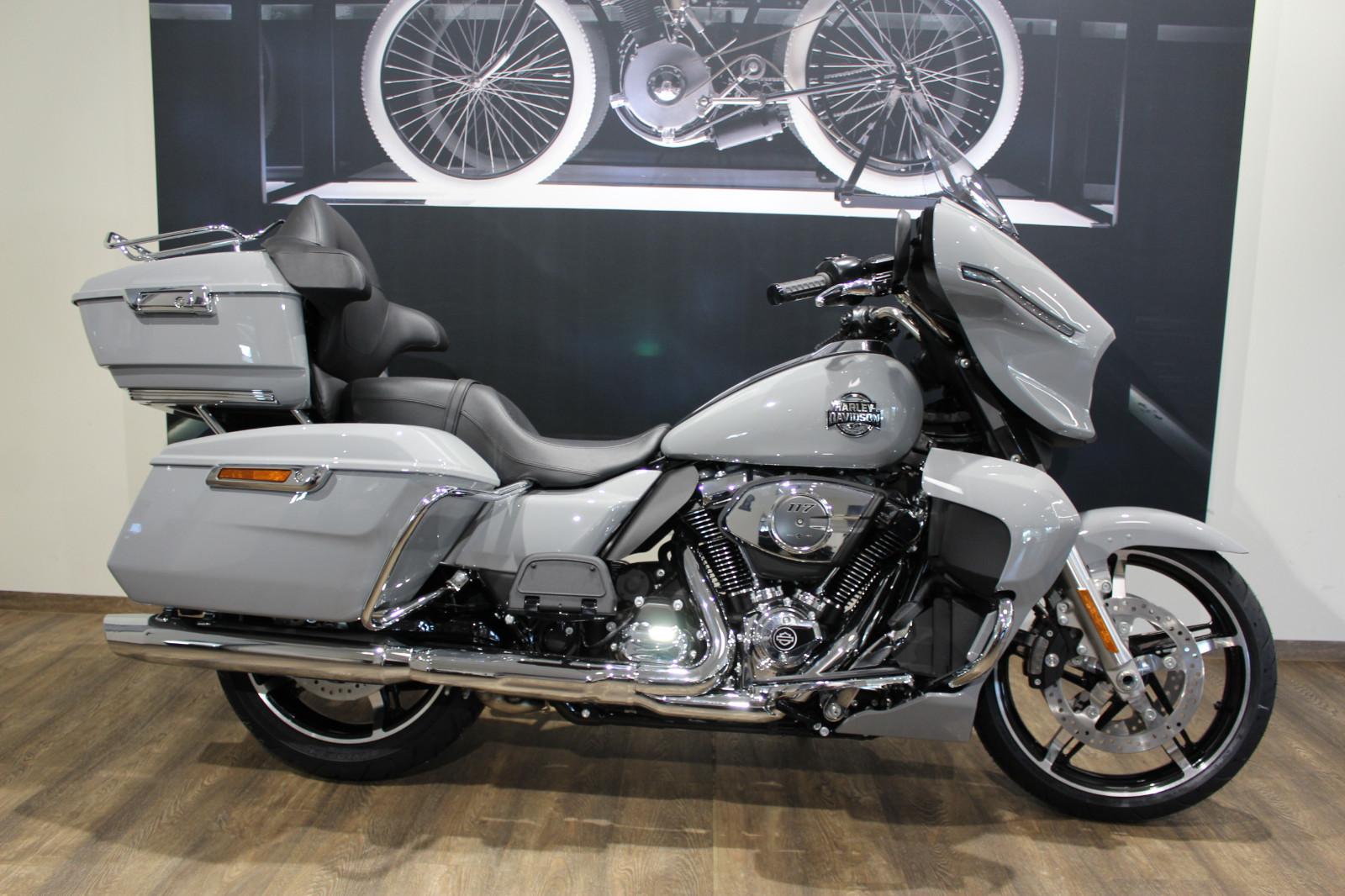 Harley-Davidson Street Glide Ultra FLHXU MY 25 Tageszulassung