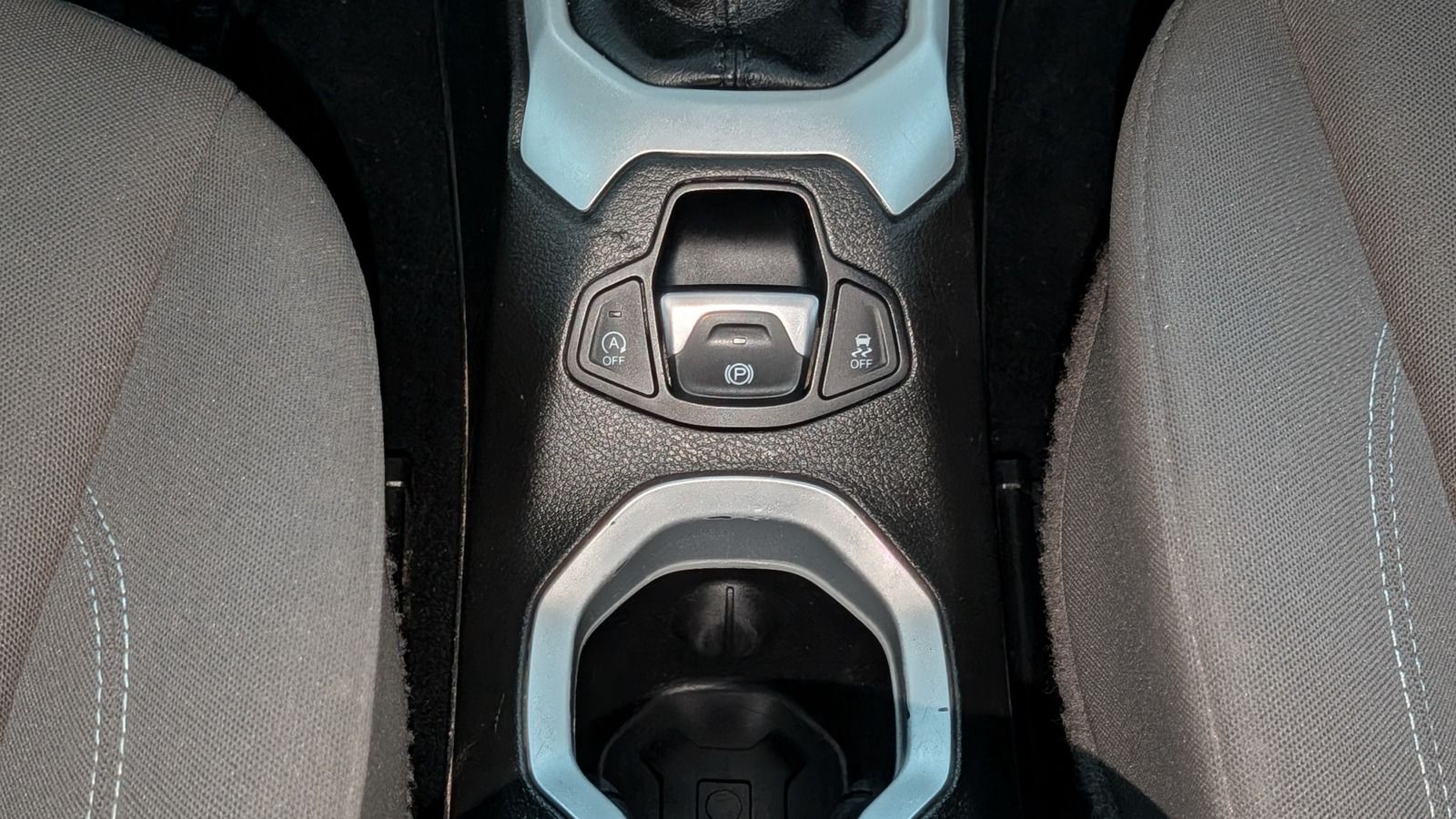 Fahrzeugabbildung Jeep Renegade 2.0 MultiJet II 140 AWD * AHK Night Eag