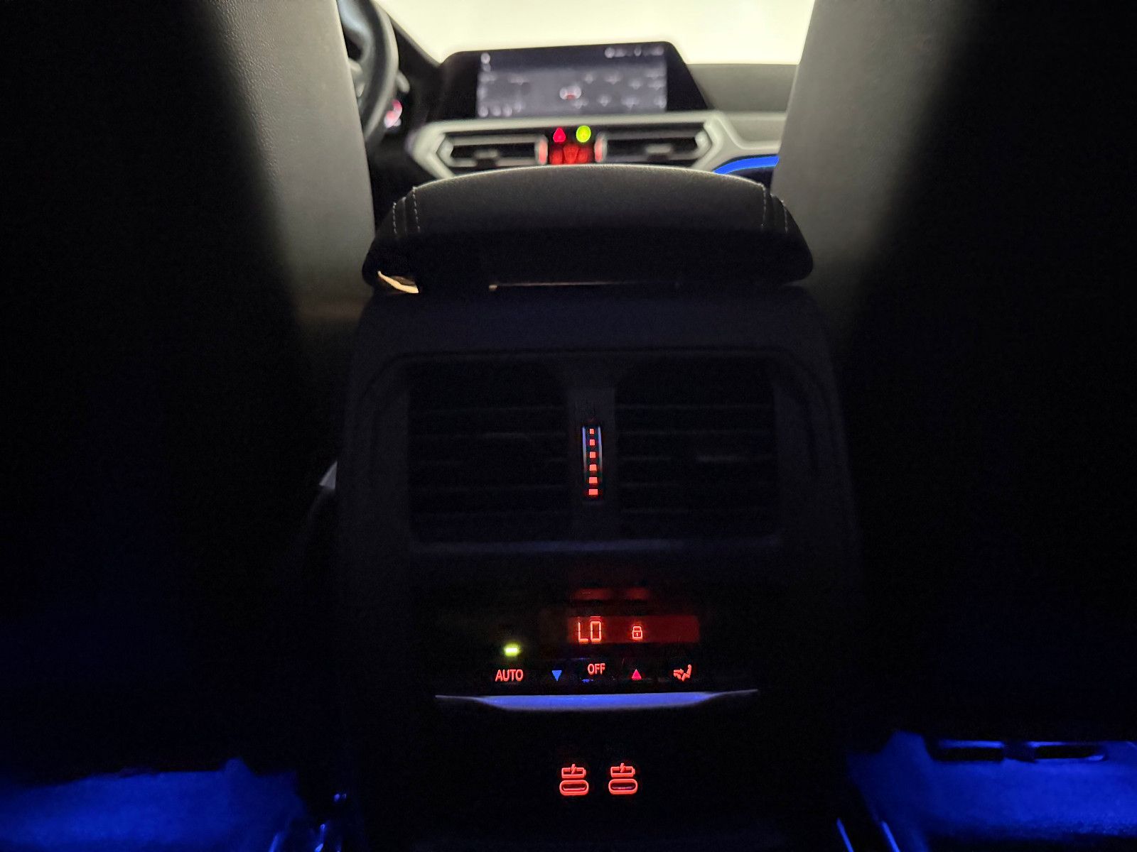 Fahrzeugabbildung BMW 330 i xDrive M SPORT/LASER/HuD/H&K/360*/MEMORY