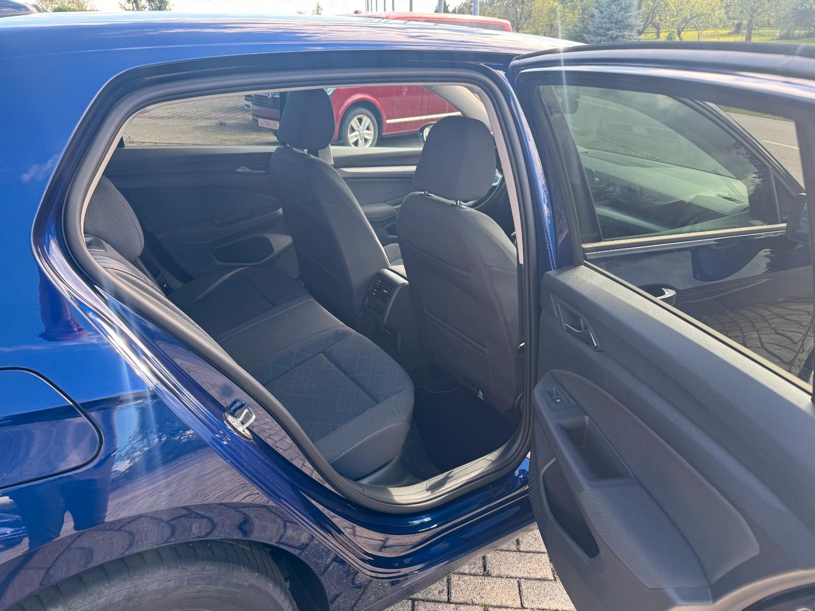 Volkswagen Golf VIII Lim. Life Business
