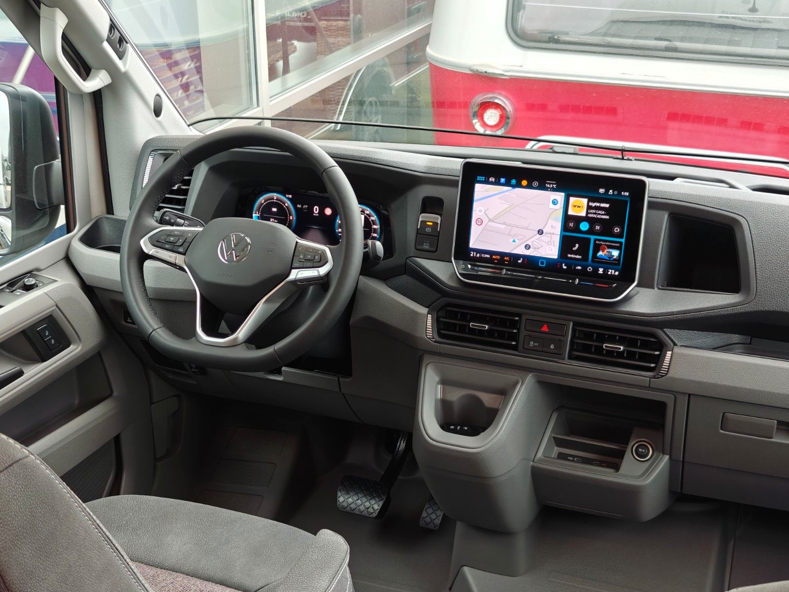 Fahrzeugabbildung HYMER / ERIBA / HYMERCAR CAR 600 - 18" A/T, Markise, AHK, VW Facelift! -