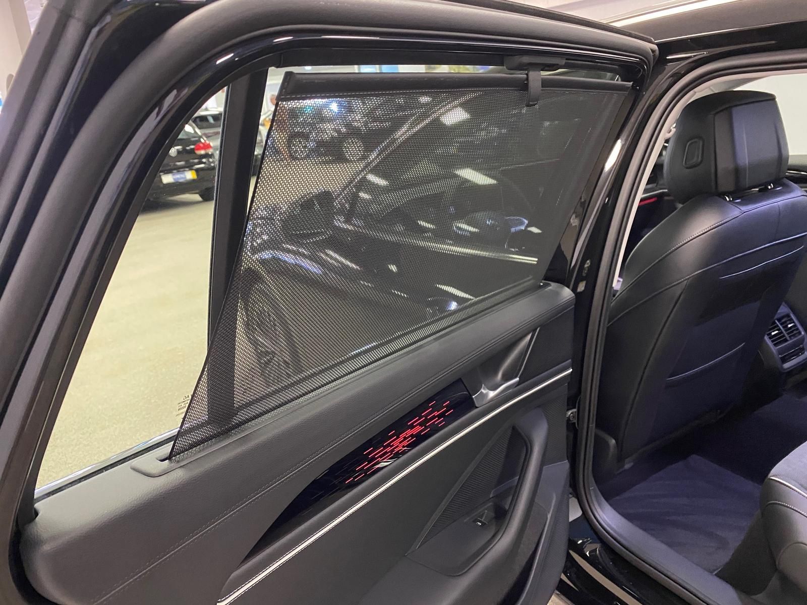 Fahrzeugabbildung Volkswagen Passat Variant 1.5 eTSI Elegance AHK+MATRIX+ACC+