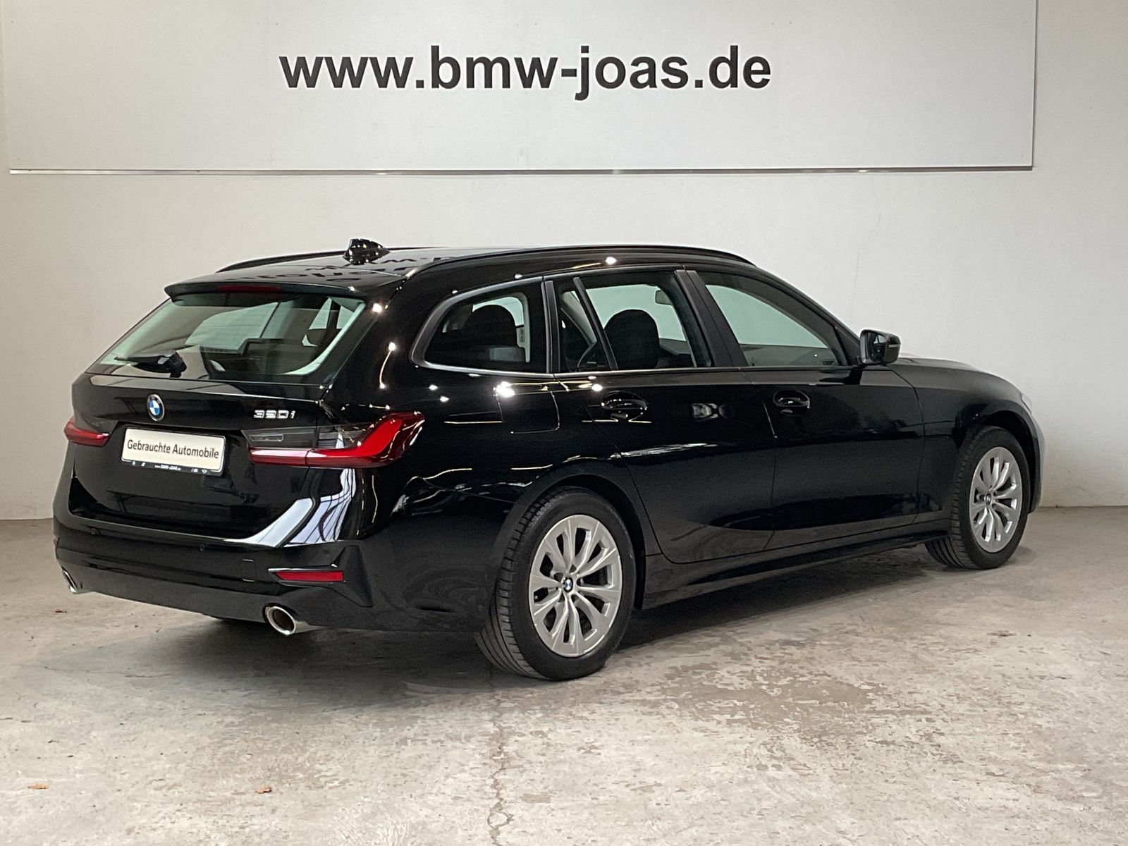 Fahrzeugabbildung BMW 320i Touring Advantage AHK Driving Assistant