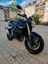 Suzuki GSR 750 - SUZUKI GSR