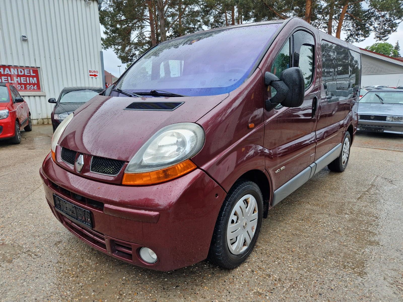 Renault TRAFiC 2.5dCi PRiViLEGE NAVi KLiMA 7-SiTZER