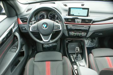 Fahrzeugabbildung BMW X1 xDrive20 dA Sport Line LED AHK NAVI 1.HAND
