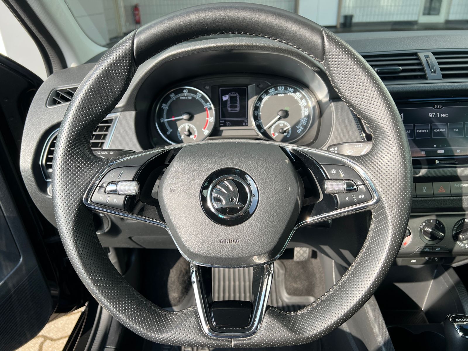 Fahrzeugabbildung SKODA Fabia III Combi Ambition 1.0 TSI DSG *Klima,Sitz