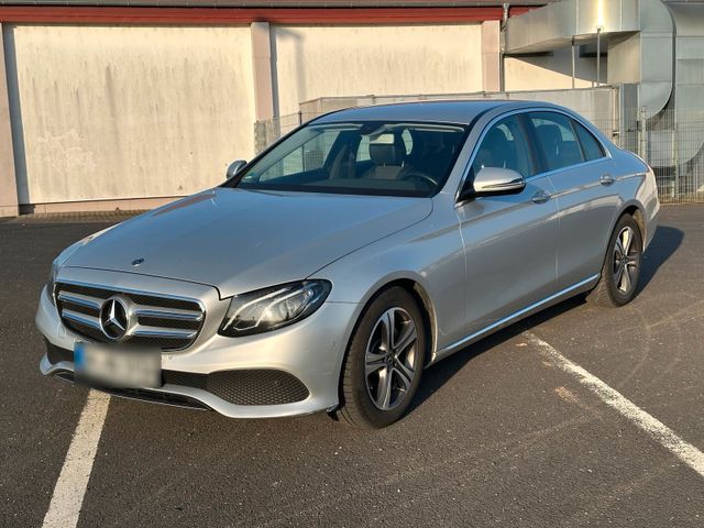 MERCEDES-BENZ Mercedes E 220 d Avantgarde Limousine