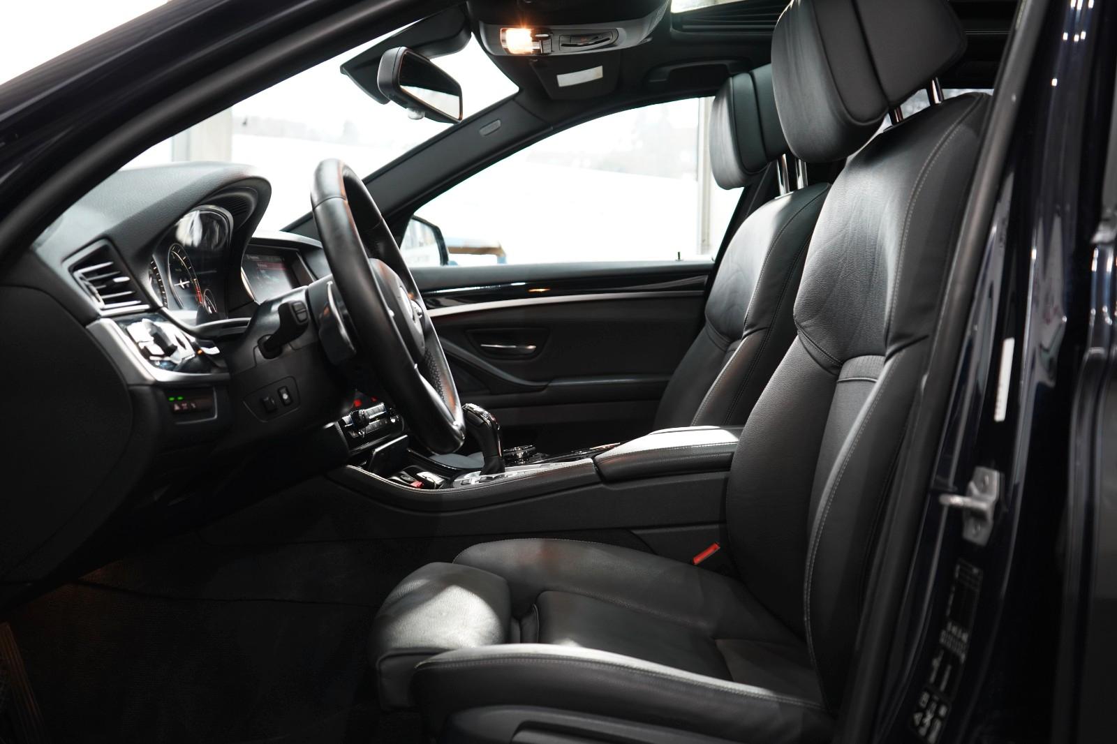 BMW M550 d Touring xDrive 381 ch • BVA • Harman Kardon • HUD • Toit Panoramique
