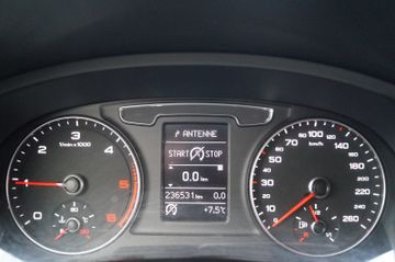 Audi Q3 2.0 TDI NAVI-XENON-SHZG-PDC-