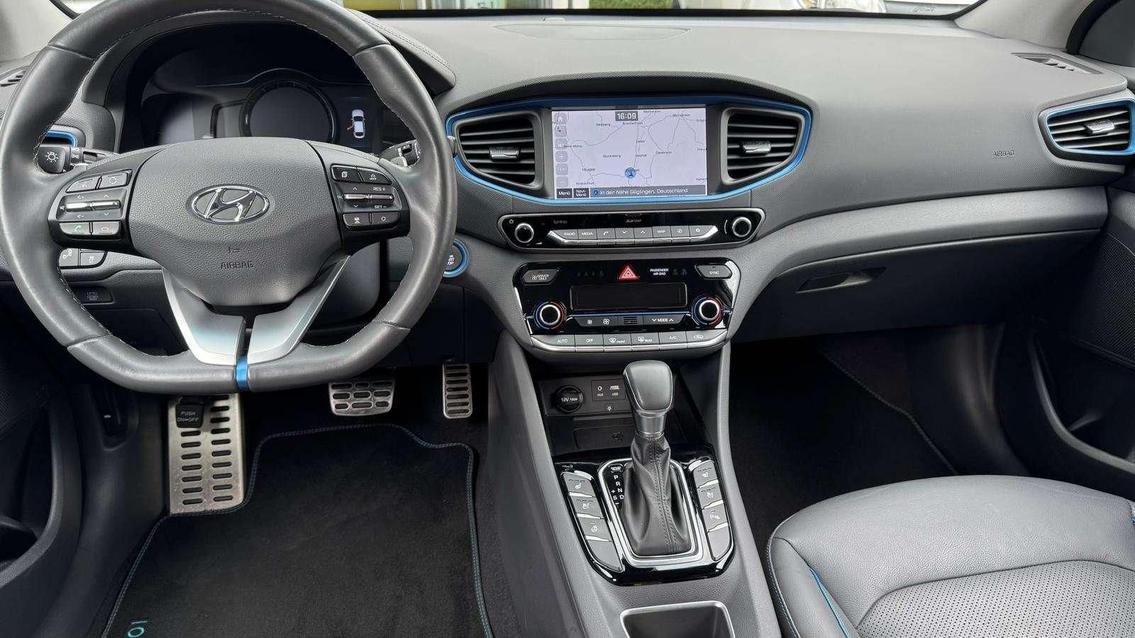 Fahrzeugabbildung Hyundai IONIQ Premium Hybrid
