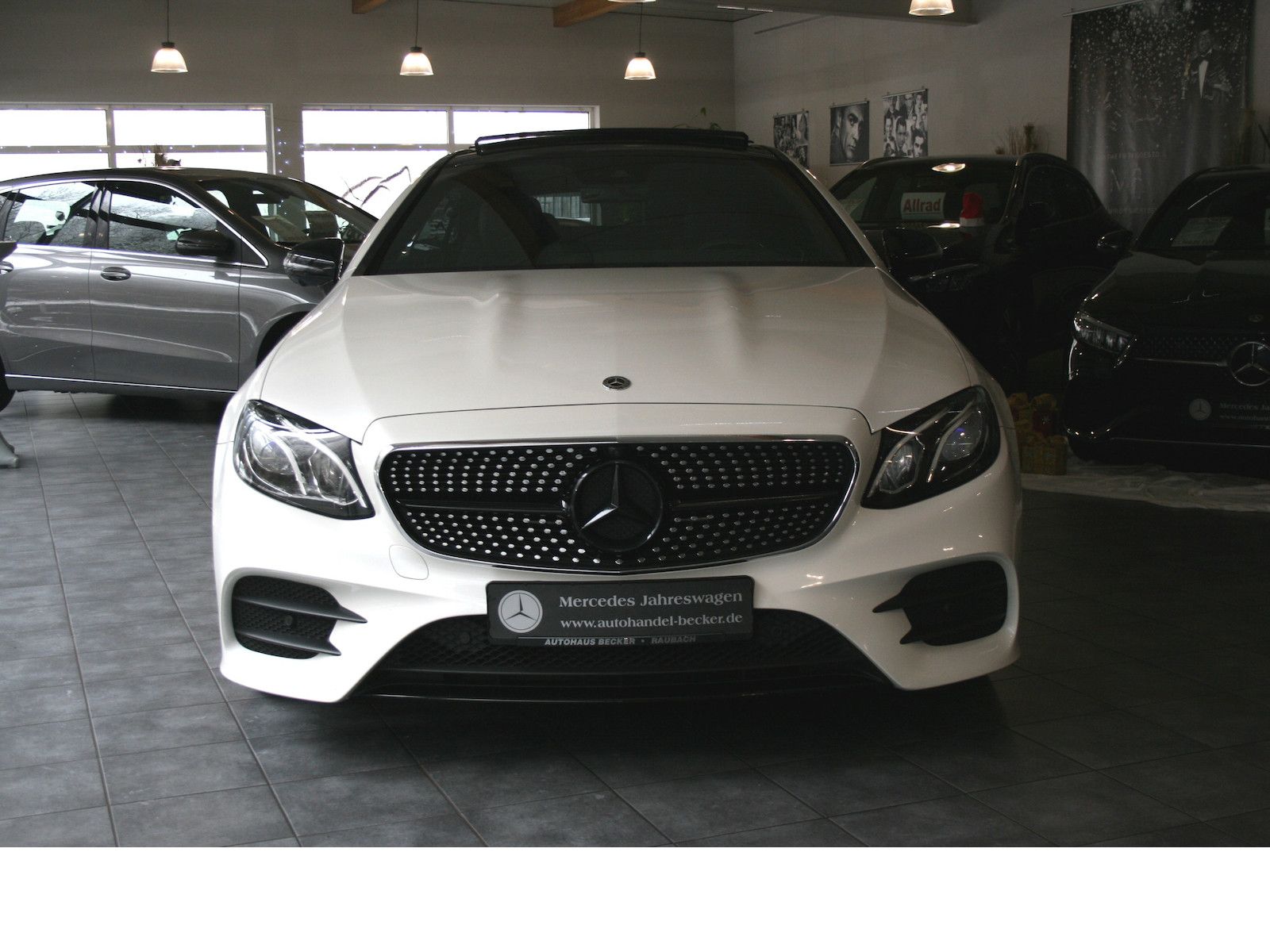 Fahrzeugabbildung Mercedes-Benz E 300 d Coupe AMG *Night*Burmester Sound*Widescr