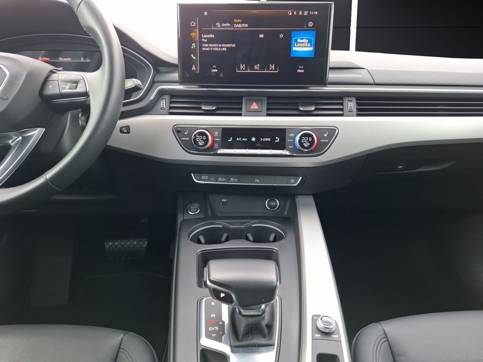 Fahrzeugabbildung Audi A4 Avant 40 TDI advanced S-tronic Navi AVC ACC P