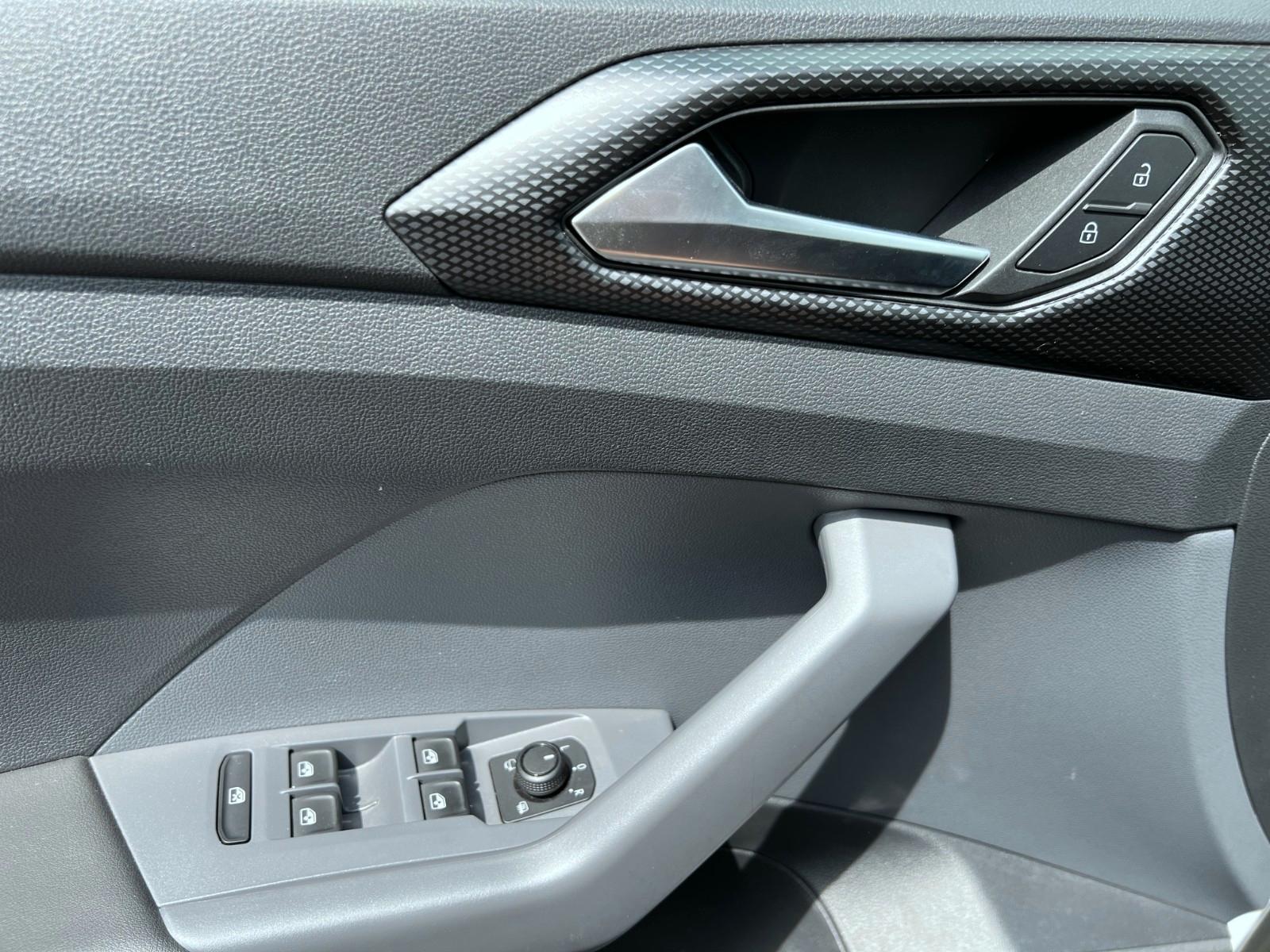 Volkswagen T-Cross Life Automatik*Carplay*PDC*S-Heft*1-Hand