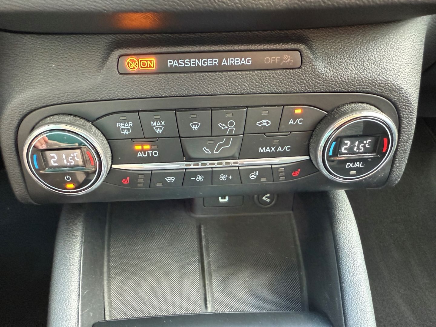 FORD Focus 1.0 EcoBoost Turnier Titanium Navi ACC AHK - Image 17