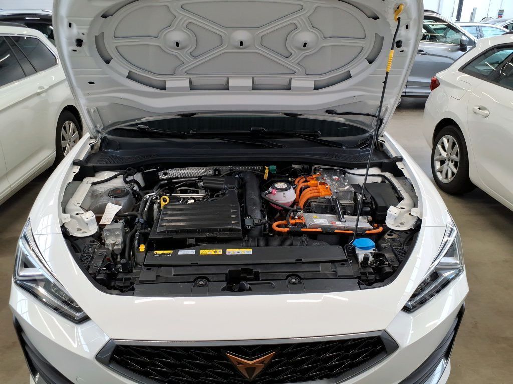 Cupra Leon SP 1.4 TSI e-HYBRID 150kW Tempo*PDC*RFK*Nav