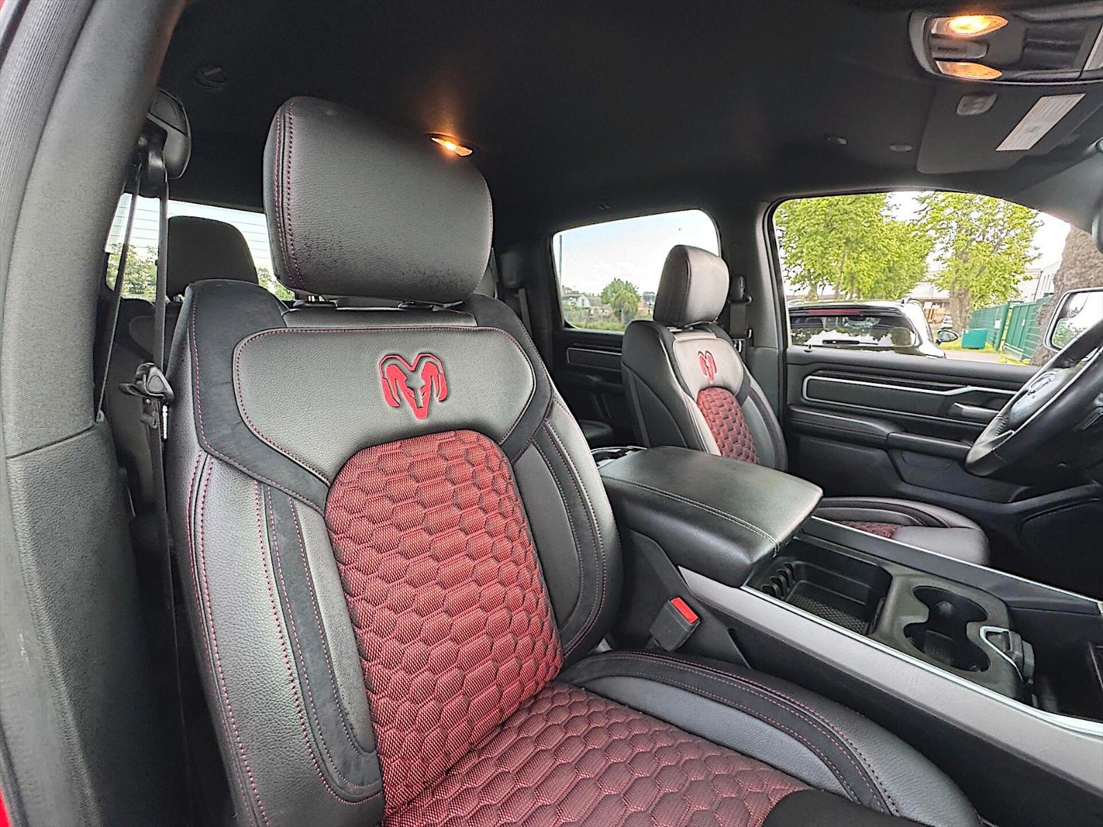 Fahrzeugabbildung Dodge RAM 5.7 V8 HEMI Red Devil NightEdition 4x4 eTorq