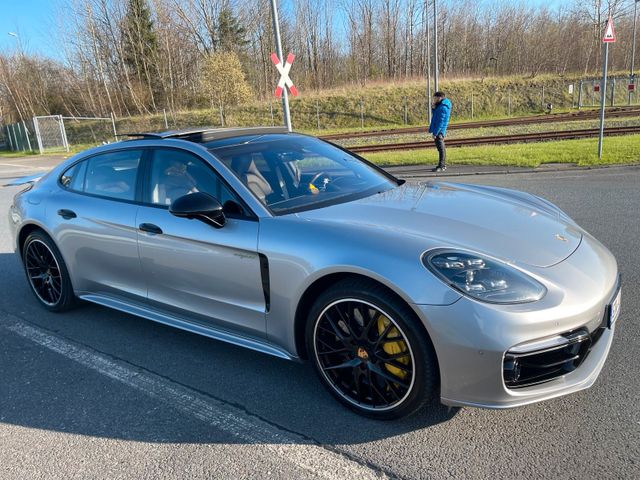 Porsche Panamera Turbo S