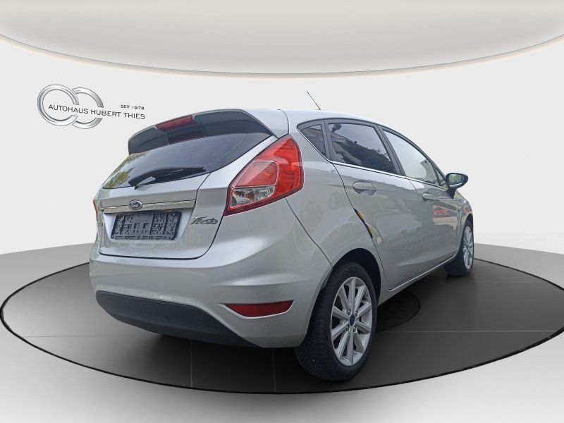 Fahrzeugabbildung Ford Fiesta 1.0 EcoBoost EU6 Titanium