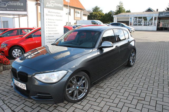 BMW M135i xDrive-Automatik-Navi-M Performance