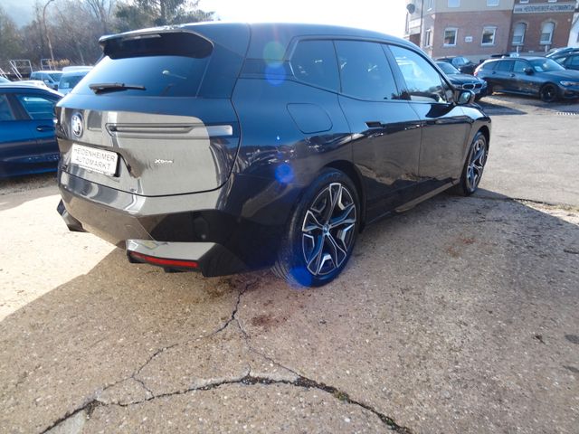 Fahrzeugabbildung BMW iX 40 xDrive Sport/1.Hd/SkyLounge/Laser/Ha/Ka