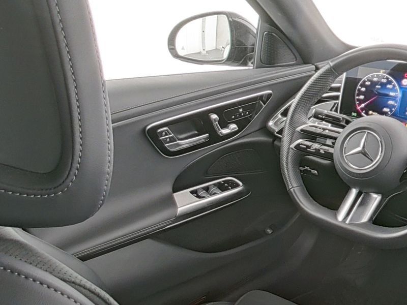 Fahrzeugabbildung Mercedes-Benz E 220 d AMG*SUPERSCREEN*PANO*20"ZOLL*DISTRONIC*