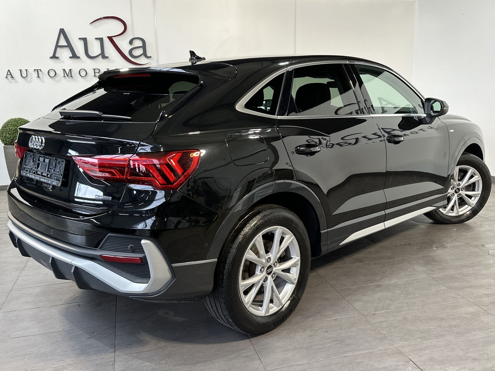 Fahrzeugabbildung Audi Q3 SpB 40 TDI Qu S-Line NAV+MATRIX+KAM+V-COCKPIT