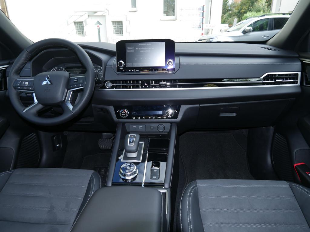 Mitsubishi Outlander 2.5 Black-Edition S-AWC neues Modell!!