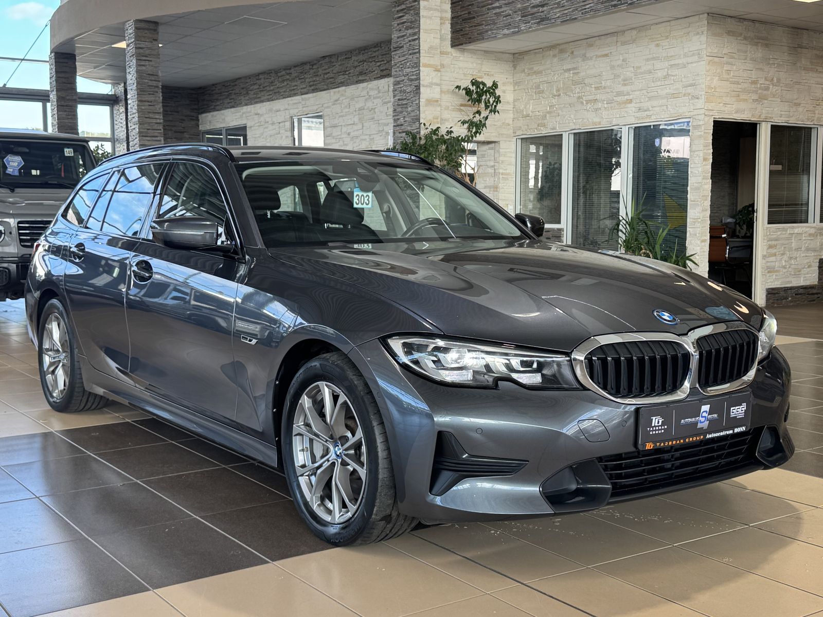 BMW 330 e Sport-Line Leder R.Cam Navi Ambiente HUD