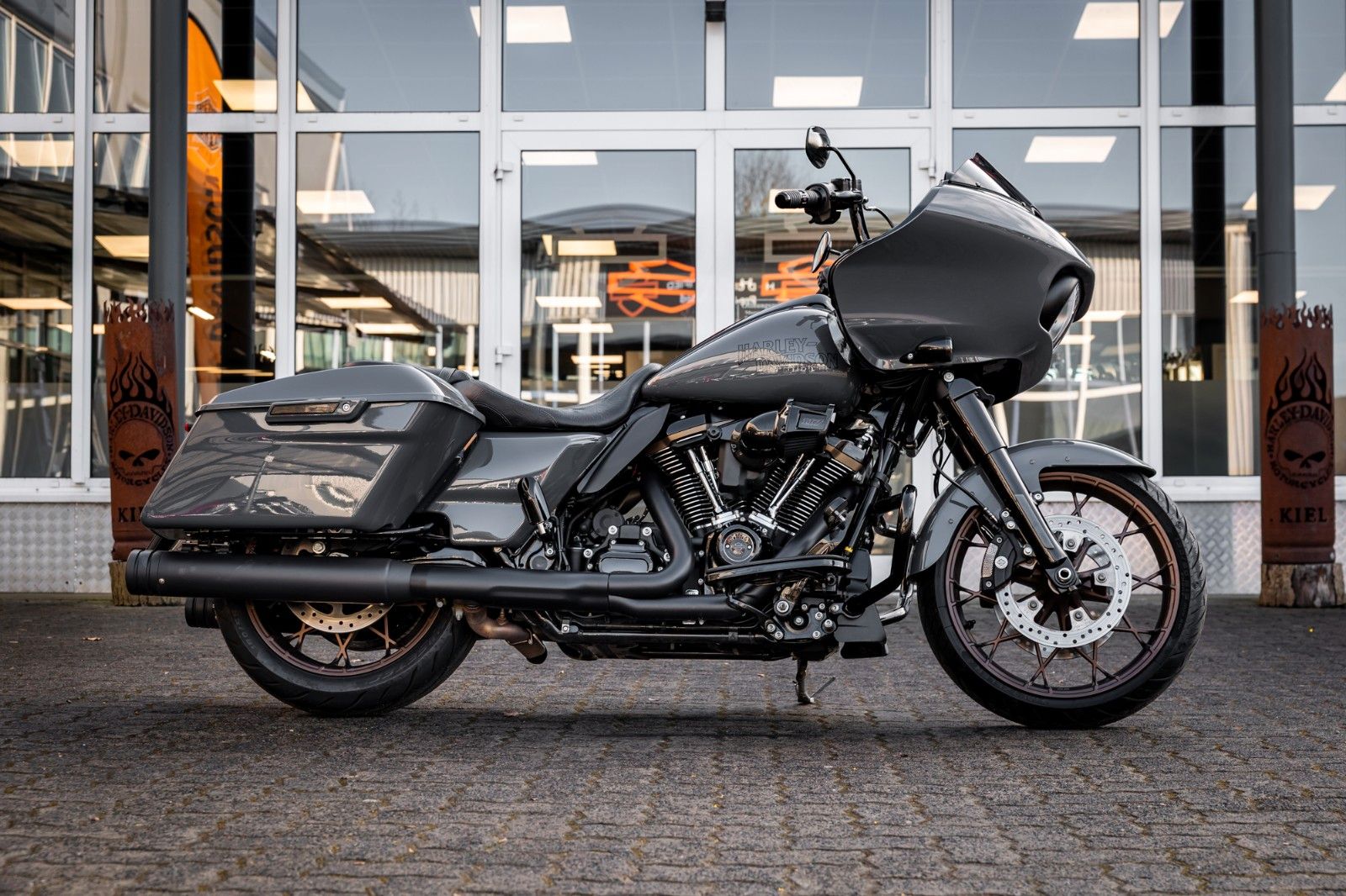Fahrzeugabbildung Harley-Davidson FLTRXST Road Glide ST - Kesstech -