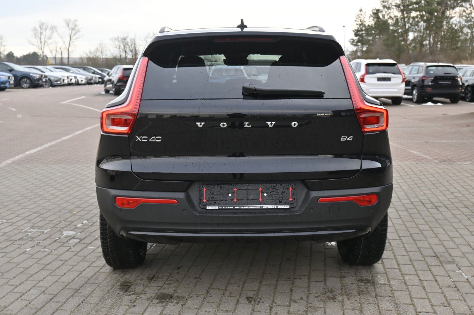 Fahrzeugabbildung Volvo XC40 B4 Dark*FSHZG*360°*PANO*ACC*AHK*PIXEL