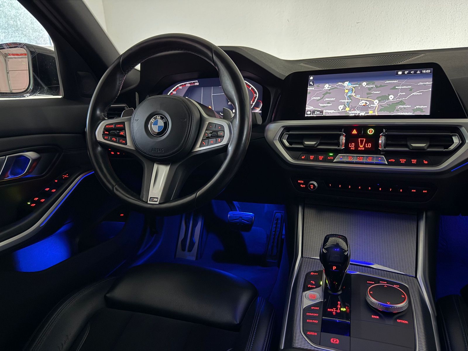 Fahrzeugabbildung BMW 330 i Lim. M SPORT/HIFI/VRTL+/DAB+/KAMERA/LASER